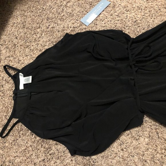 NWT- Black crop leg jumpsuit - Picture 3 of 6